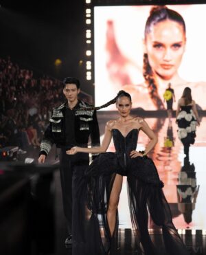 Cinta Laura Kiehl Instagram - Walked my worth on @lorealparis’ Le Défilé runway with so many people I have admired throughout my life. I have no words to describe how honored I feel to have been able to represent Indonesia 🇮🇩 on this very special night. A night where, we as women, are given the opportunity to show the world what we stand for!

My wish is simple. I hope that women worldwide, will continue to support and lift each other up, so that one day, every woman  will realize their worth. 

We’re worth it. 🤍

#ledefileloreal #walkyourworth #lorealparispfw #lorealparispwfid
