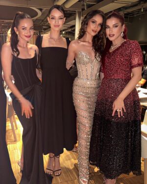 Cinta Laura Kiehl Instagram - L’Oréal Gala Dinner 🤍

#ledefileloreal #walkyourworth #lorealpfw #lorealpfwid 
 
Gown @monicaivena 
Jewelry @ayyara.id 
Makeup @bubahalfian 
Hair @simon_chossier 
Stylist @yoland_handoko