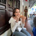 Cinta Laura Kiehl Instagram - Tourist-ing to wrap up the year. 🇻🇳 Hanoi, Vietnam
