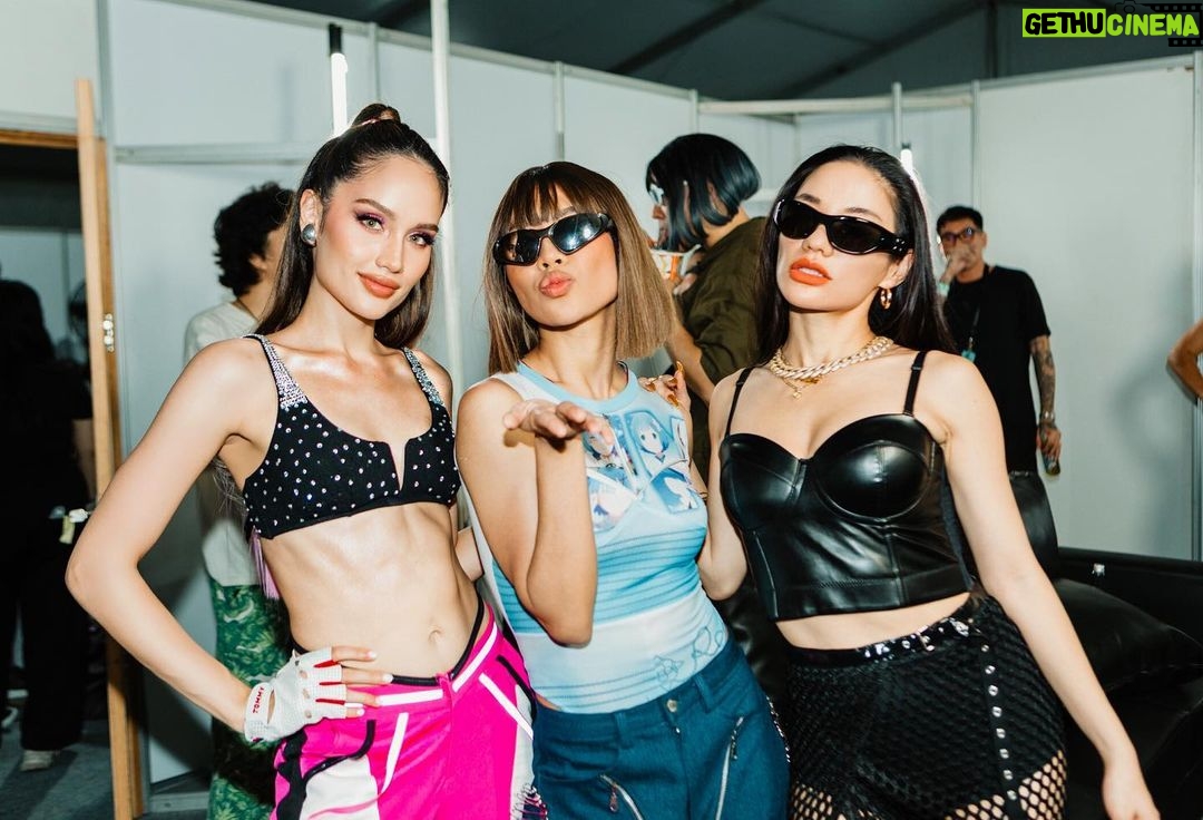 Cinta Laura Kiehl Instagram - Rocked the @asiansoundsyndicate.id stage at @ramengvrl’s show! 🔥 No words to describe how fun it was. Thank you for your energy! Jakarta, Indonesia