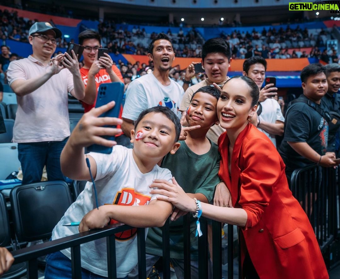 Cinta Laura Kiehl Instagram - The FIBA Basketball World Cup (@fibawc) has begun! 🏀🔥 Sebagai Ambassador FIBA Indonesia, aku bangga kita bisa jadi tuan rumah ajang sebesar ini! Lapangan basket kita di INDONESIA ARENA SENAYAN juga luar biasa!Kalian semua masih punya kesempatan untuk nonton secara langsung! So get your tickets ASAP! 🫶 Let the best team win! #winforall 📸: @bengurion.works Jakarta, Indonesia