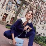 Cinta Laura Kiehl Instagram – Embracing the nostalgia of walking through my college campus with Tory Burch. ✨ Missing my time as a Columbia college student!

Can I just say how much I love this look?! Sporty, yet elegant and sophisticated! 🤍

#toryburchindonesia Columbia University