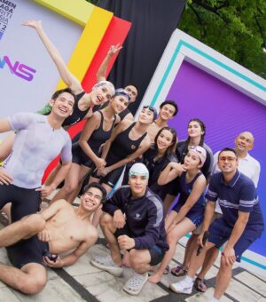 Cinta Laura Kiehl Instagram - 🥇GOLD🥇

Good to be back in the water after 15 years! 🏊‍♀️ 

📸: @armanfebryan & @yudiafrn