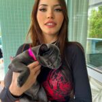 Cláudia Alende Instagram - me and a tiny creature 🥺 and (Sophie not happy about this post🐈)