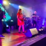 Cláudia Martins Instagram - Obrigada Carregosa, Oliveira de Azeméis foi top! A energia foi contagiante. 🎶 #ClaudiaMartins #desgarrada #minhotosmarotos #musicapopular #portugal #musicapopular