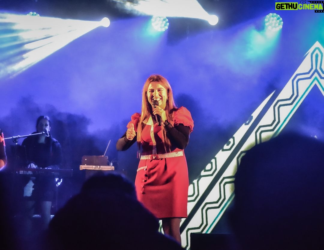 Cláudia Martins Instagram - Foi uma noite verdadeiramente mágica em Joane, Vila Nova de Famalicão! 🌟🌙 Quero expressar a minha profunda gratidão a todos os que estiveram presentes e fizeram desta noite um momento inesquecível. 🙏❤️ #NoiteMágica #ShowEmJoane #Gratidão #Halloween