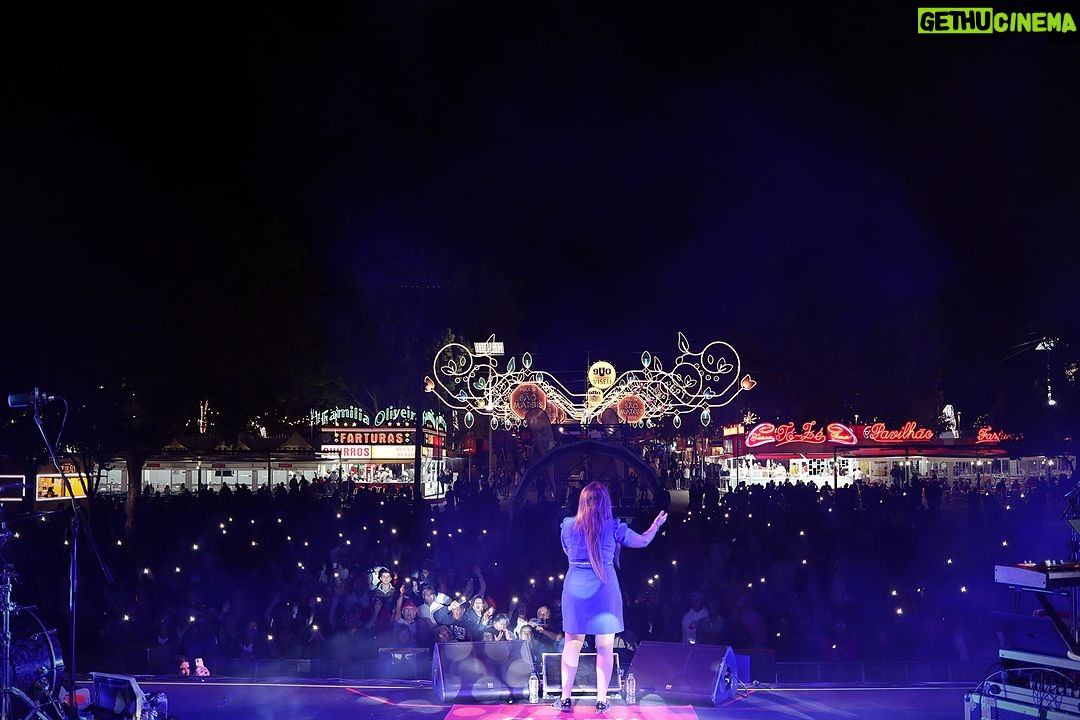 Cláudia Martins Instagram - Sobre memórias felizes, poderíamos falar da Feira de São Mateus em Viseu, mas deixamos algumas imagens! Como fariam a legenda? Feira De Sao Mateus Viseu