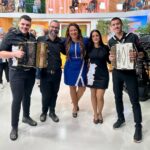 Cláudia Martins Instagram - Hoje na @pracadaalegriartp RTP1 - Programa Praça da Alegria - Ao Vivo!