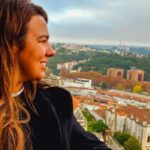 Cláudia Martins Instagram - O sorriso radiante em meio rosto revela a plenitude da felicidade #felicidade #viveintensamente #explore