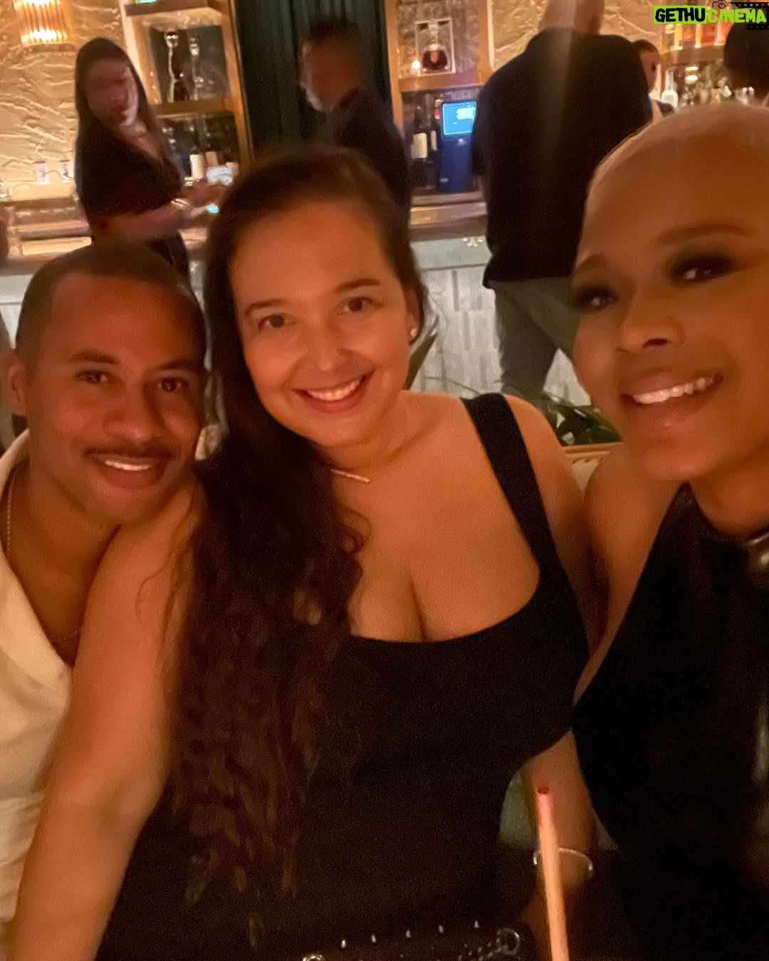 Claire Sulmers Instagram - 5 cities. 14 days. My skin is cracked. My ears are stuffed. My sinuses are shot. But my spirit is high! Why? I prayed for this. #thebomblife #miami #orlando #stlouis #losangeles and #atlanta 💣 But is it ok if I do absolutely nothing today🙏🏽😫? Let me know below and swipe for my month so far. #godisgreat #praisehim 📸 @driver1transportation / @oneshotmia / @googleishuman #blackgirlmagic #blackgirlstraveltoo #blackgirlstravel #frequentflyer #miamiartbasel WorldWide