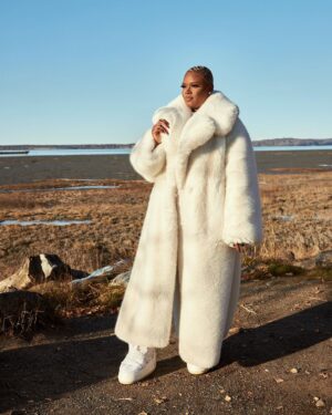 Claire Sulmers Instagram - 📍 Currently kicking it in Alaska , looking for moose 👀
@fashionbombdaily has taken me all over the world and now all over the country, to The Last Frontier: Alaska! I came here to celebrate 25 years of @apiainsurance with @tracey_parrish_insurance_lady , and hosted the red carpet for one of the most fashionable events in #anchoragealaska ! Stay tuned for a recap + a moose sighting!!
The weather is “crisp,” so I wore an @adriennelandau coat and @moonboot ! 
Today is my last day in #Alaska, so drop some tips on where to eat and what to do below👇🏾
This is #thebomblife #worldwide 💣
💄 @aderaseuoc / @breondenaeartistry 
📸 @sylvanusedi_photo #clairesulmers #adriennelandau #moonboots #moonboot #alaskalife #alaskaphotography #alaskaadventure #alaskalove #moose