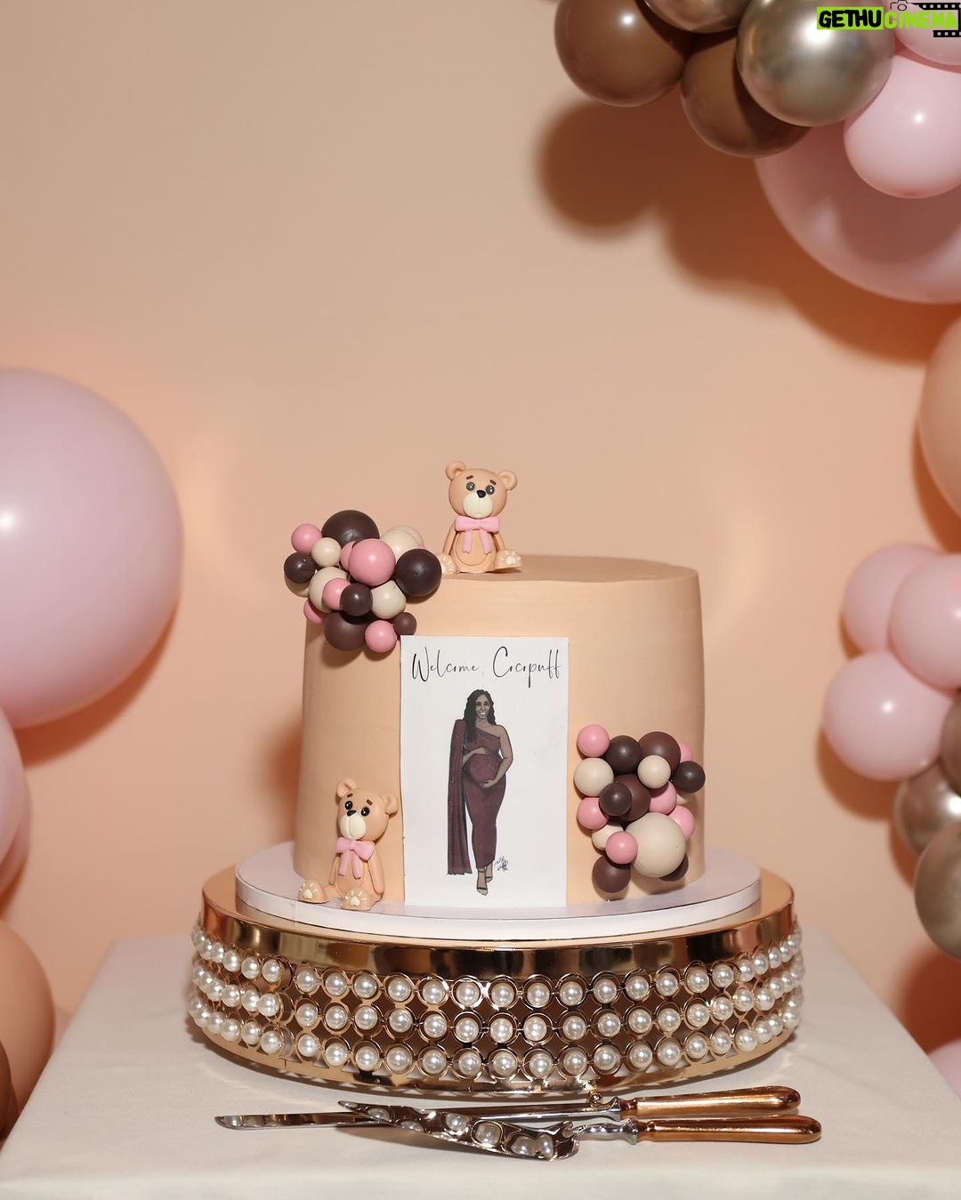 Claire Sulmers Instagram - I consider myself SUPER blessed to have such amazing, ambitious friends who inspire me to go for what I want out of life, no matter what. Anyone who knows Judge @100percentgi knows that she accomplishes everything she puts her mind to. We had a BLAST celebrating you #100percentgi and future QWA member, baby Cocopuff ! Now back to LA✈️ Cc @harvardblkalum 📸 @sonejr #clairesulmers #thebomblife #gigibabybumping #cocopuffiscoming #shadesofnude Brooklyn