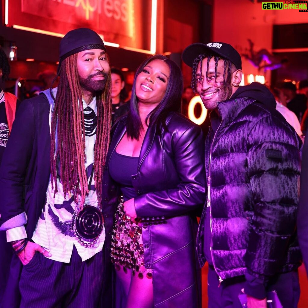 Claire Sulmers Instagram - @fashionbombdaily CEO @clairesulmers posed with @swaelee at @aliexpressus ‘s singles day event wearing @rabanne , while #swaelee rocked denim from @thug.life.clothing . Singles’ Day (11.11), is the biggest shopping festival in the world and AliExpress’ biggest sales of the year; shoppers can enjoy up to 50% off + spend & save deals + promo codes on millions of products. Do you shop at #aliexpress ? Let us know below and catch the recap on FashionBombDaily.com! The AliExpress Singles’ Day Shopping Pop Up is open daily from 12-9pm at 69 Mercer Street in Soho from 11/9-11/12. 📸 @dayhunch #clairesulmers #swaeleefbd #thebomblife #aliexpresssinglesday