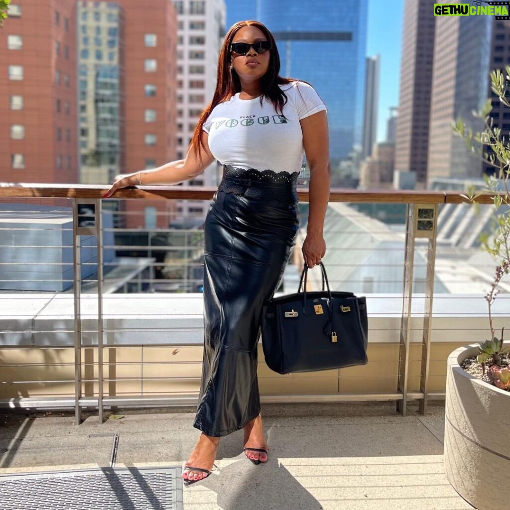 Claire Sulmers Instagram - Shop our #fashionweek Tee’s available now in an assortment of colors and sizes at FashionBombDaily.com. Shop all of our #tshirts today at @fashionbombdailyshop ! 📸 @clairesulmers #fashionbombdailyshop #shopnow #blackdesigners #addtocart #blackvogue