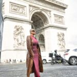 Claire Sulmers Instagram - “You just can’t beat the person who never gives up.” Babe Ruth. Drop a 💣 if you promise to never, ever, ever give up💣💣💣💣 #thebomblife101 #thebomblifequotes 📸 @sterlingpics Paris, France