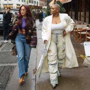 Claire Sulmers Instagram - Breakfast with champions🥂
Before I head back to #Lalaland , I caught up with @Lala, the always kind and funny newly appointed creative director of @Airbnb . If you’re a travel connoisseur, be sure to check out her #airbnb experience at AirBnb.com/LalaLand 💣 Tag your favorite #travelbloggers below👇🏾
📸 @dayhunch 
#lalaanthony #lala #clairesulmers #thebomblife #travelnoire