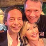 Clara de Sousa Instagram - E não é que o meu querido “irmão” Pedro chegou aos 50? @leonel_simoes_ prepara-te 🥹 Só faltas tu! Parabéns!!!!! #onossopeterfazanos Lisboa, Portugal