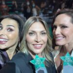 Clara de Sousa Instagram - Finalmente a reencontrar pessoas de quem tanto gosto e aqui cada uma a representar diferentes canais de TV. No dia da Mulher! E a receber os @premiocincoestrelas. Tão bom ❤️ Fim de tarde para receber o prémio, falar da vida, da guerra e dos desejos de paz e de deixar um pouco de boa disposição numa selfie, que também nos faz falta nestes dias tão angustiantes que vivemos. Com @catarinafurtadooficial e @fernanda_serrano_oficial #premiocincoestrelas #premiocincoestrelas2022 Valentim de Carvalho