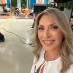 Clara de Sousa Instagram - Daqui a pouco na @casafeliz para falar com o @joaobaiaobaiao e a @dichavesofficial sobre a Grande Gala dos Globos de Ouro deste ano. #casafeliz #sic #globosdeouro Parque Holanda Outurela