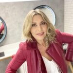 Clara de Sousa Instagram - Estou pronta. Vamos a isso! Debate das televisões entre @antoniocostapm e @ruiriopsd a partir das 20h30, com @sarapaints e João Adelino Faria “num canal perto de si”. #legislativas2022
