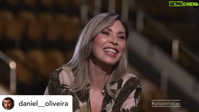 Clara de Sousa Instagram - O que achas que dizem os meus olhos @daniel__oliveira? 😅 Hoje, no @sicaltadefinicao depois do Primeiro Jornal, na SIC. #altadefinicao #danieloliveira #coliseudelisboa #globosdeouro2021 Coliseu dos Recreios