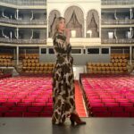 Clara de Sousa Instagram - Passei pelo coliseu de Lisboa e confirma-se… Está tudo no sítio à espera dos @globosdeouro 🙌🤩 #acaminhodosglobosdeouro #globosdeouro2021 #globos25anos #sic #coliseudosrecreioslisboa Coliseu dos Recreios