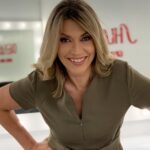 Clara de Sousa Instagram - Mais um domingo, mais um jornal da noite… e ainda tenho 3 semanas intensas pela frente até entrar de férias. Amanhã cá estarei de novo! #estaquaseclaraestaquase #julhoatrabalhar #nuncamaischegaagosto Sic Sociedade Independente De Comunicação, SA