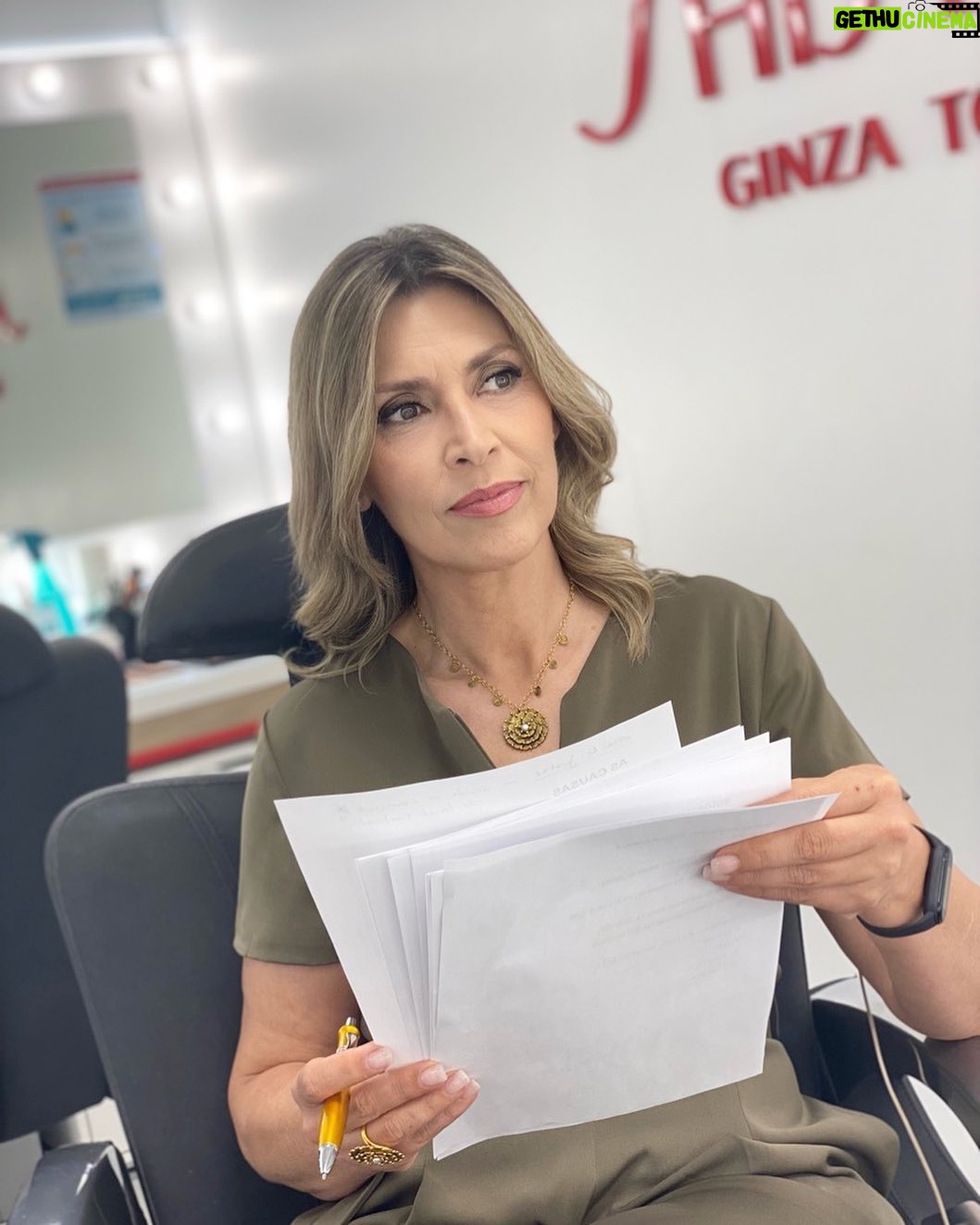 Clara de Sousa Instagram - Jornal da Noite feito. Seguem-se As Causas com José Miguel Júdice, na Sic Notícias. Às 22h. Estamos prontos! 😉 #ascausas #sicnoticias #josemigueljudice Sic Sociedade Independente De Comunicação, SA