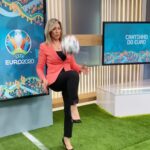 Clara de Sousa Instagram - A bola já rola no “Cantinho do Euro” no Jornal da Noite. 📸 @clariff #cantinhodoeuro #vamoscomtudo #vamosaissorapazes #euro2020 Sic Sociedade Independente De Comunicação, SA