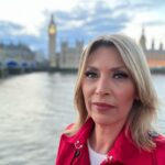 Clara de Sousa Instagram - Faltam menos de 40 horas para a coroação. Estamos em Londres para seguir passo-a-passo estes dias históricos. #coroacaocarlosiii #coronation2023 London, United Kingdom
