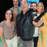 Clara de Sousa Instagram - Equipa de estúdio. Dia do trabalhador foi dia de trabalho. 😅 #anotherdayattheoffice com @clariff @ruisebastiao @andrevalentimpl e o Ricardo ☺️ Sic Sociedade Independente De Comunicação, SA