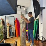 Clara de Sousa Instagram - O incrível Nuno Baltazar aceitou o desafio e é o criador do vestido que irei usar na Grande Gala dos Globos de Ouro deste ano. É também dele este maravilhoso vestido dourado usado na promo oficial que já está no ar. 💛 Obrigada Nuno pela entrega e criatividade, além da simpatia, disponibilidade e abertura para me ouvires. 🫶 Já falta pouco para a noite de todas as galas que vai premiar o talento nacional. ✨✨✨ #globosdeouro2023 #globosdeourosic #nunobaltazar #nunobaltazarstudio #nunobaltazarlooks Porto, Portugal