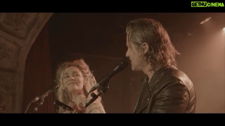Clare Bowen Instagram - The video for our song Water To Wine is out now! 🥳✨ Click link in bio to watch! 🤍 🎥 @deandaddison #watertowine #americana #musicvideo #bowenyoung #premiere #nashville #tourlife #bts #nashvillereuniontour #clarebowen #brandonrobertyoung #bsthydepark #omearalondon #truelove #miracle #snakefarmrecords London, United Kingdom