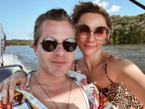 Clare Bowen Instagram - We have a special announcement for you tomorrow! ❤️ Stay tuned! 🎉✨

#staytuned #summer #bts #bowenyoung #sunshine