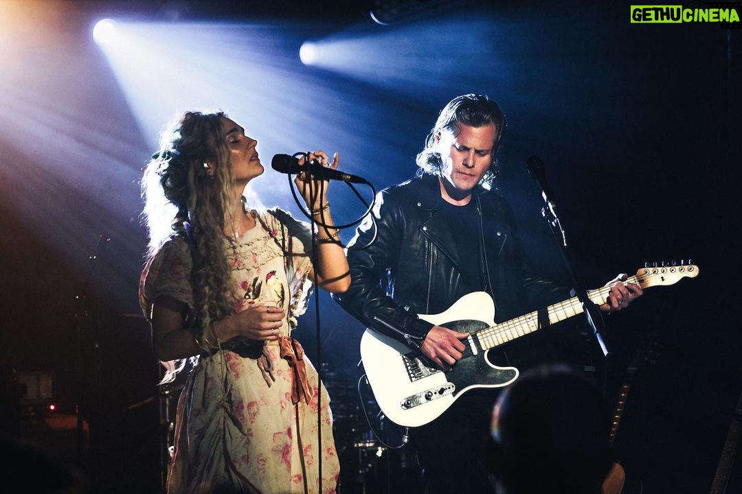 Clare Bowen Instagram - We’re Louisiana bound with Sean McConnell! 🚌 ✨ This tour has been so special and we can’t wait to get to you. Grab your tickets for the Red Dragon Listening Room in Baton Rouge (link in bio). 🐉 We roll on to Georgia for a couple shows after that, then back to Nashville on the 26th! ♥️✨ #seanmcconnell #bowenyoung #tour #louisiana #batonrouge #georgia #nashville #americanatour