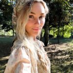 Clare Bowen Instagram – Comin’ to ya Texas. 🚌✨

#bowenyoung #seanmcconnell #clarebowen #brandonrobertyoung #magnoliapearl #livemusic #americana #austin #antonesnightclub #duo #tourlife Dockside Studio
