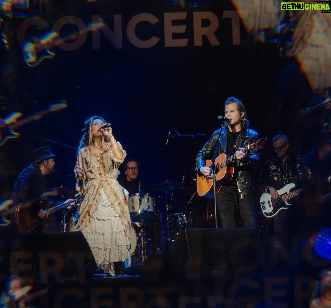 Clare Bowen Instagram - BOWEN * YOUNG at the Mother Church with the #NashvilleReunionTour. Thank you for the most magical evening, and for being such an unforgettable audience. ♥️ We love you. More to come.. 🖤⭐️🤍✨ 📷 @catherinepowell + @timothyjamesbowen #nashville #rymanauditorium #americana #country #bowenyoung #clarebowen #tbt #throwbackthursday #tourlife #bts #acousticguitar #shure #allsaints #takamine Ryman Auditorium