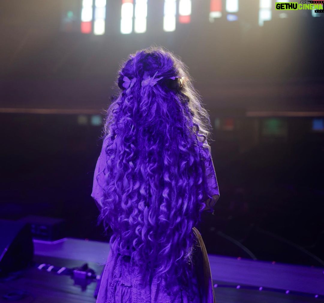 Clare Bowen Instagram - BOWEN * YOUNG at the Mother Church with the #NashvilleReunionTour. Thank you for the most magical evening, and for being such an unforgettable audience. ♥️ We love you. More to come.. 🖤⭐️🤍✨ 📷 @catherinepowell + @timothyjamesbowen #nashville #rymanauditorium #americana #country #bowenyoung #clarebowen #tbt #throwbackthursday #tourlife #bts #acousticguitar #shure #allsaints #takamine Ryman Auditorium
