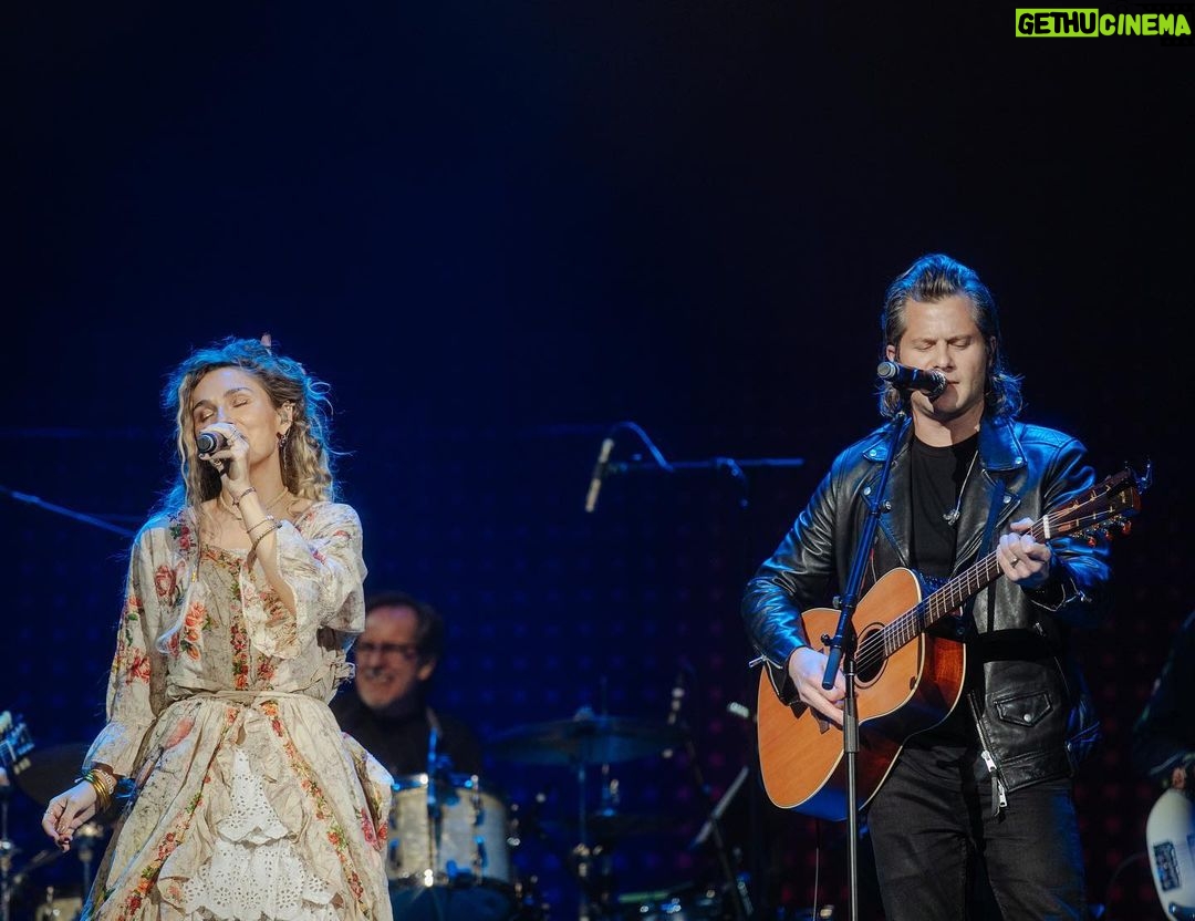 Clare Bowen Instagram - @clarembee in @magnoliapearlclothing & @brandonrobertyoung in @allsaints at the @theryman for the #NashvilleReunionTour. 🖤 Thank you for the most beautiful night. 🤍 📷 @catherinepowell #NashvilleReunionTour #clarebowen #brandonrobertyoung #bowenyoung #rymanauditorium #nashville #americana #love #magnoliapearl #allsaints #takamine #shure #duo #watertowine #us #motherchurch #soldout #kiss #leather #europeancotton #lagenlook #mori #maninblack Ryman Auditorium