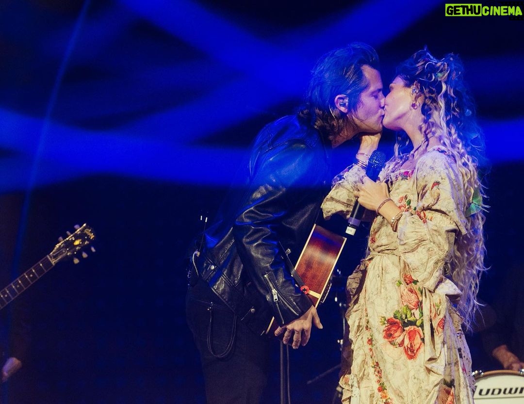 Clare Bowen Instagram - @clarembee in @magnoliapearlclothing & @brandonrobertyoung in @allsaints at the @theryman for the #NashvilleReunionTour. π€ Thank you for the most beautiful night. π€ π· @catherinepowell #NashvilleReunionTour #clarebowen #brandonrobertyoung #bowenyoung #rymanauditorium #nashville #americana #love #magnoliapearl #allsaints #takamine #shure #duo #watertowine #us #motherchurch #soldout #kiss #leather #europeancotton #lagenlook #mori #maninblack Ryman Auditorium