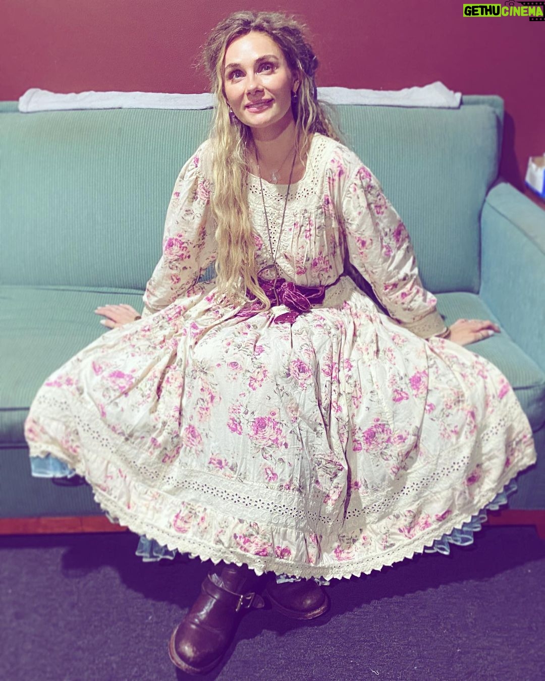Clare Bowen Instagram - Macon + Atlanta + Nashville photo dump feat. Mama Jan & @magnoliapearlclothing 💞✨ #georgia #nashville #bowenyoung #clarebowen #brandonrobertyoung #magnoliapearl #seanmcconnell #basementeast #americana #duo #love #bts #tourlife Nashville, Tennessee