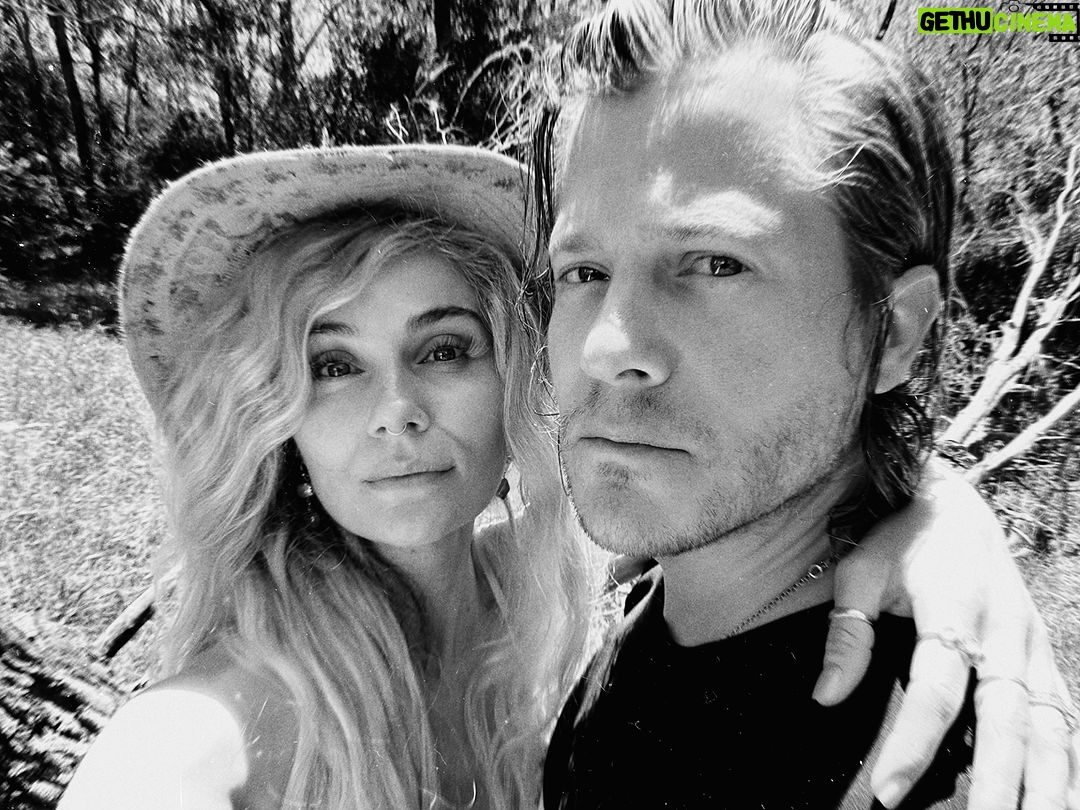 Clare Bowen Instagram - Hey 💖CASTLEMAINE💖 See you TONIGHT at the @theatreroyalcastlemaine for an evening of songs and stories from NASHVILLE. We can’t wait to meet you. Tickets available at the link in our bio, and at www.bowenyoung.com 🩵✨ Big love, BOWEN * YOUNG #castlemaine #nashville #acoustic #countrymusic #storytelling #clarebowen #brandonrobertyoung #bowenyoung #americana #cinematicamericana #tourlife #livemusic #australia #timothyjamesbowen #imogenclark Theatre Royal Castlemaine