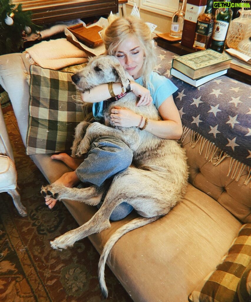Clare Bowen Instagram - Holding baby sis as much as possible before this activity starts resulting in crushing injuries. 🐺🎀🫧 #irishwolfhound #owmyfemur Minnamurra River