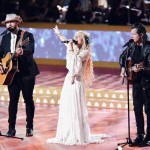 Clare Bowen Instagram - Dearest @carolsbycandlelight_aus, thank you so much for having us, and for a gorgeous night filled to the brim with love. It was an honour to be there, get to stand alongside so many incredible artists, the wonderful hosts, and have the most magical audience singing along with us at the top of their lungs. 🩵✨ It was unforgettable. Big love, happy holidays, and a very merry Christmas to all. 🕯️💕✨

🧵 @harlowlovesdaisyofficial 
@magnoliapearlclothing @allsaints @tarnavskayastudio 🤍🫧

#christmas #carolsbycandlelight #visionaustralia #channel9 #timothyjamesbowen #bowenyoung #clarebowen #brandonrobertyoung #americana #happychristmas #family #love #peace #harlowlovesdaisy #magnoliapearl