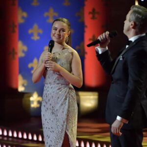 Clare Bowen Instagram - Dearest @carolsbycandlelight_aus, thank you so much for having us, and for a gorgeous night filled to the brim with love. It was an honour to be there, get to stand alongside so many incredible artists, the wonderful hosts, and have the most magical audience singing along with us at the top of their lungs. 🩵✨ It was unforgettable. Big love, happy holidays, and a very merry Christmas to all. 🕯️💕✨

🧵 @harlowlovesdaisyofficial 
@magnoliapearlclothing @allsaints @tarnavskayastudio 🤍🫧

#christmas #carolsbycandlelight #visionaustralia #channel9 #timothyjamesbowen #bowenyoung #clarebowen #brandonrobertyoung #americana #happychristmas #family #love #peace #harlowlovesdaisy #magnoliapearl