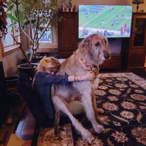 Clare Bowen Instagram - Ow. 🩵✨

📷 @brandonrobertyoung 

#irishwolfhound #bowenyoung #holidays #clarebowen #crushinginjuriesofinstagram #ififitsisits