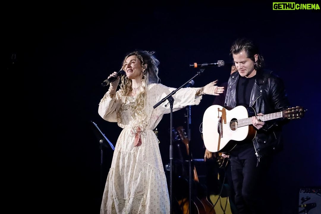 Clare Bowen Instagram - New tour dates to be announced soon! ♥*♡∞:。.。 Follow us on Bandsintown to get notified when we are performing near you! ☆ Click on TOUR DATES on link in bio to follow. 📷 @christiegoodwin #bowenyoung #tour #bandsintown #clarebowen #americanaartists #brandonrobertyoung #countrymusic #london #nashville Nashville, Tennessee