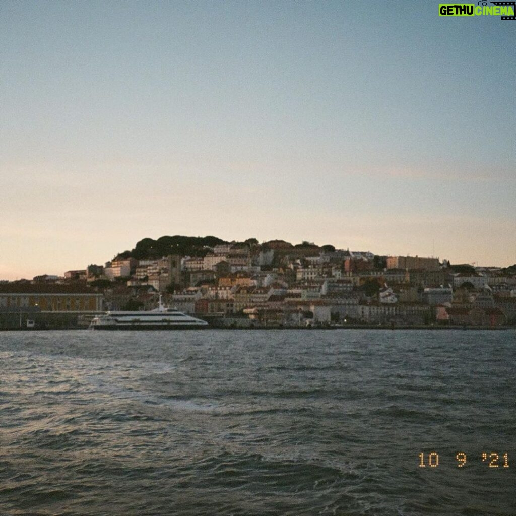 Clark Backo Instagram - Algarve/Lisboa ✨🌫