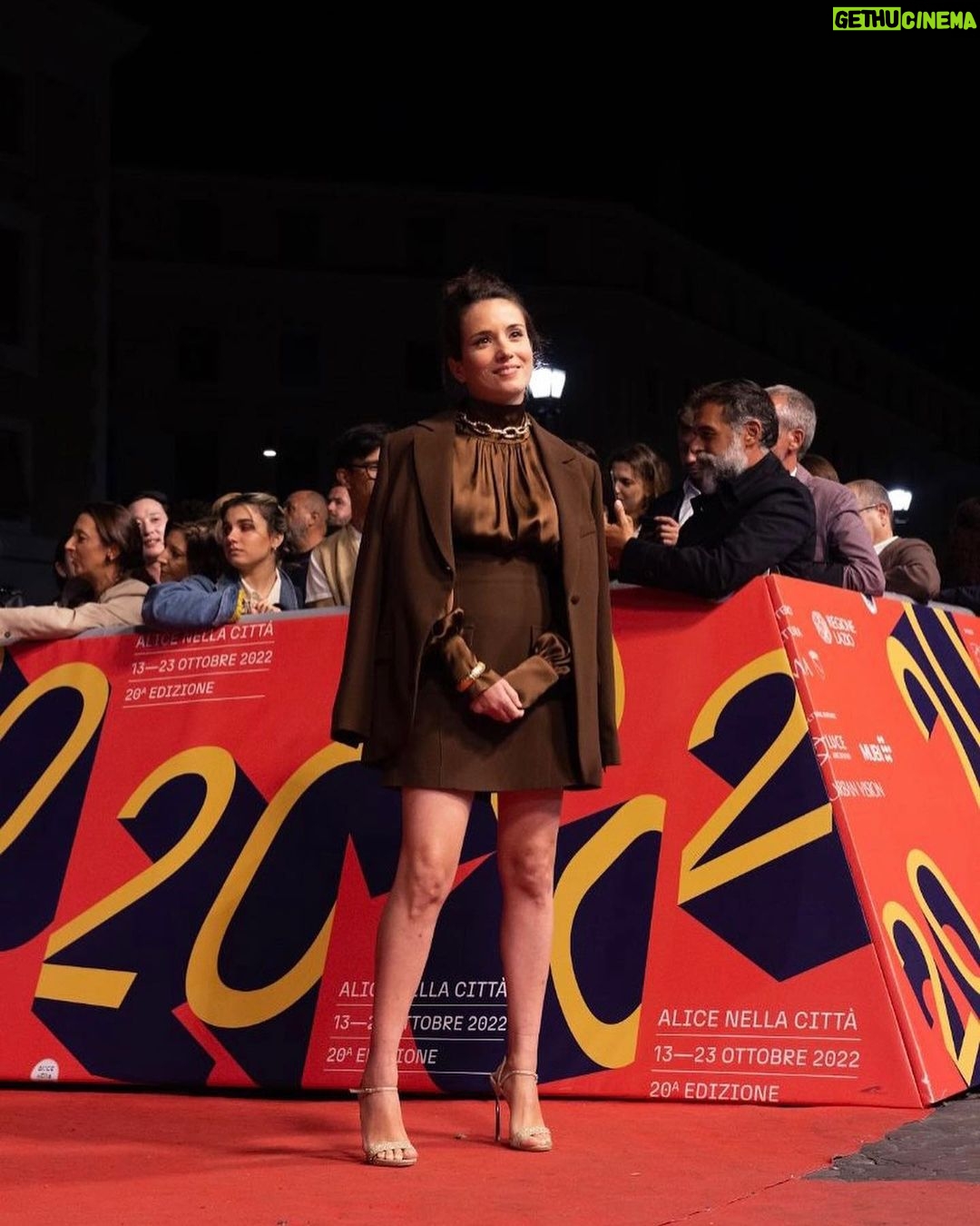 Claudia Gusmano - 1.6K Likes - Uno dei giorni più emozionanti della mia vita. Tanto amore e si vedeva. Primadonna di Marta Savina @alicenellacitta ❤️
Grazie ❤️
@federicatosi
@giovanniraspini
@casadeiofficial
Press @andreasmercante @edoardoa ❤️❤️