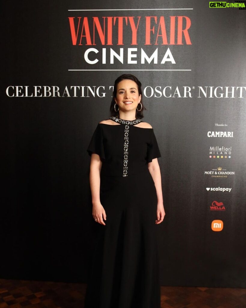 Claudia Gusmano Instagram - Grazie per l’invito @vanityfairitalia Oscar night . È stato super. Press @andreasmercante 💪🏼❤